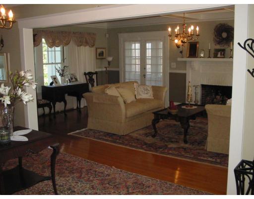 55 Grapevine Road Gloucester, MA 01930 - Photo 3 of 11