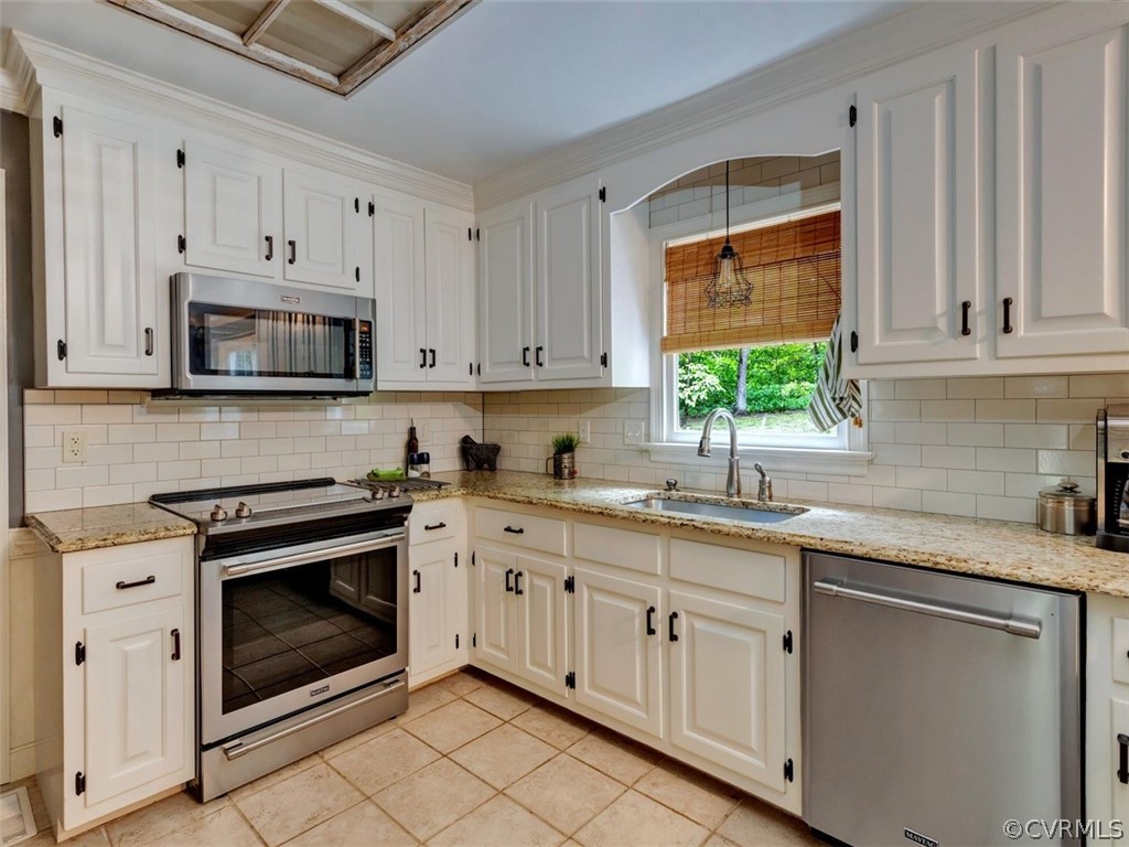 13631 Castleway Road Midlothian, VA 23114 - Photo 12 of 37