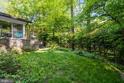 $1,540,000 | 8034 Park Overlook Drive, Bethesda, MD 20817