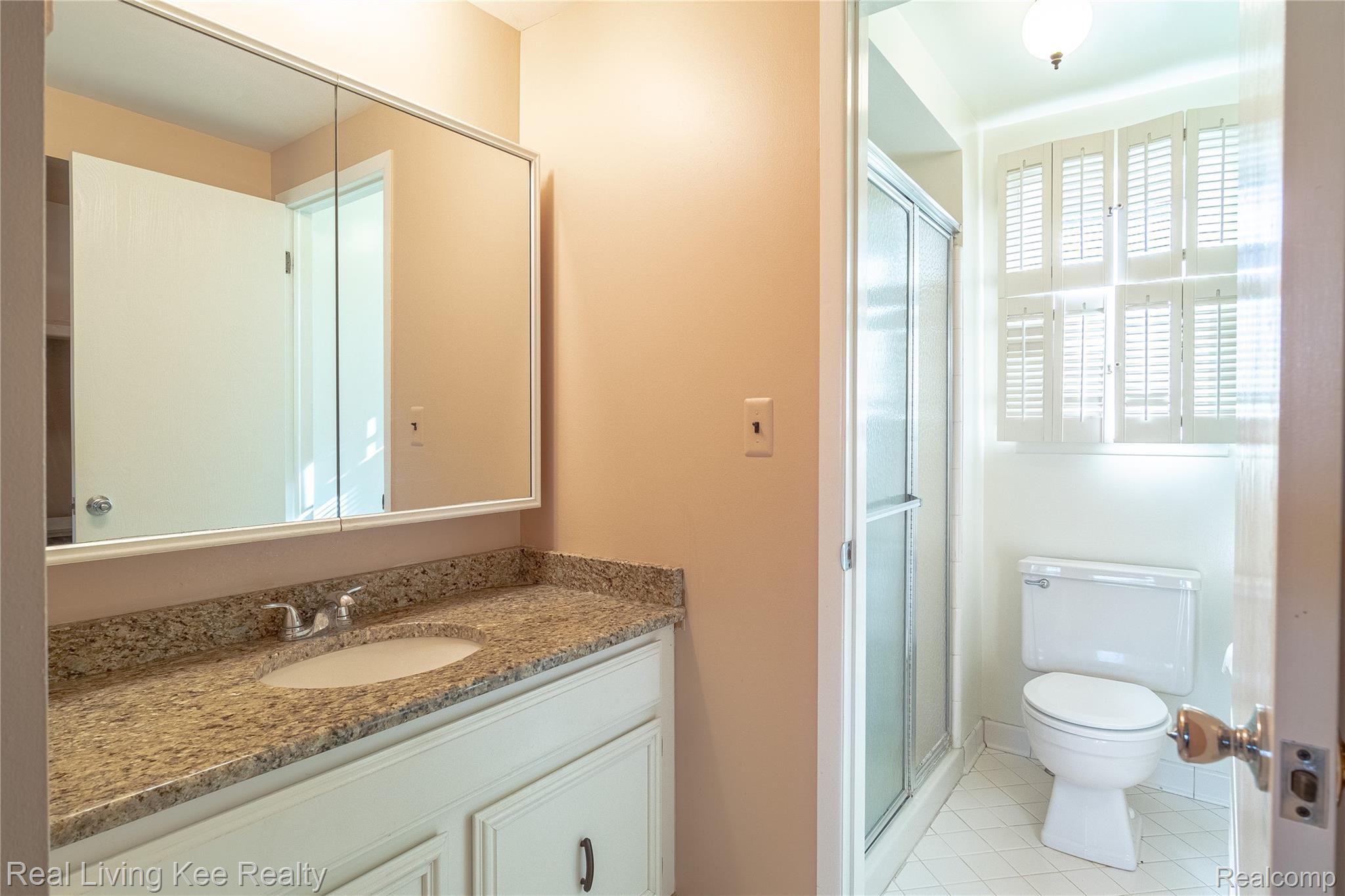 988 Briston Drive Rochester, MI 48307 - Photo 60 of 79 Master Bath