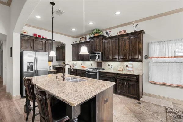 $325,000 | 211 Chinaberry Trail, Forney, TX 75126