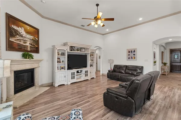 $325,000 | 211 Chinaberry Trail, Forney, TX 75126