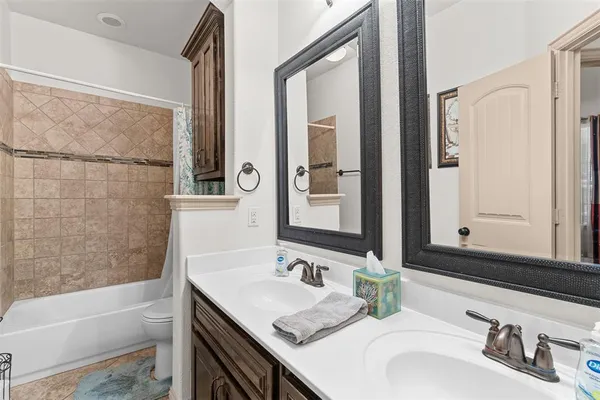 $325,000 | 211 Chinaberry Trail, Forney, TX 75126