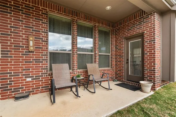 $325,000 | 211 Chinaberry Trail, Forney, TX 75126