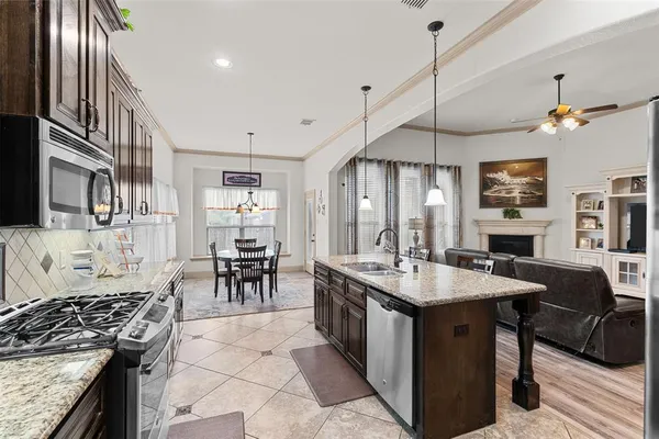 $325,000 | 211 Chinaberry Trail, Forney, TX 75126