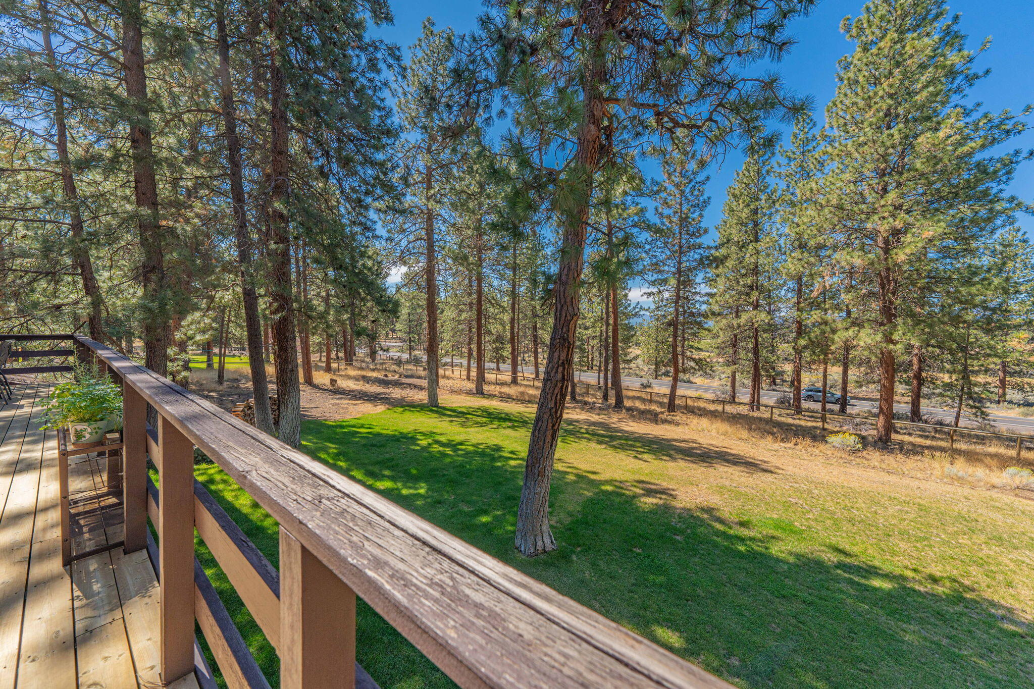 69777 Pine Ridge Road Sisters, OR 97759 - Photo 52 of 73 16-web-or-mls-Riley_Visuals-16