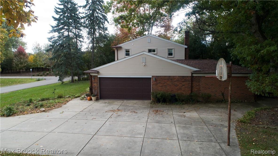 1847 Packer Road Bloomfield Hills, MI 48302 - Photo 27 of 35 DJI_0024.JPG