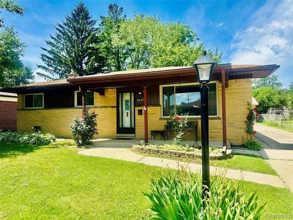 $230,000 | 26373 Curie Avenue, Warren, MI 48091