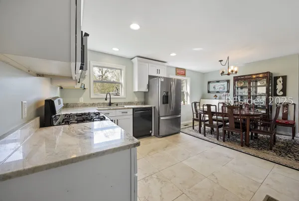 $299,900 | 196 Country Craft Road, Estill, SC 29918