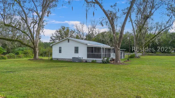 $299,900 | 196 Country Craft Road, Estill, SC 29918