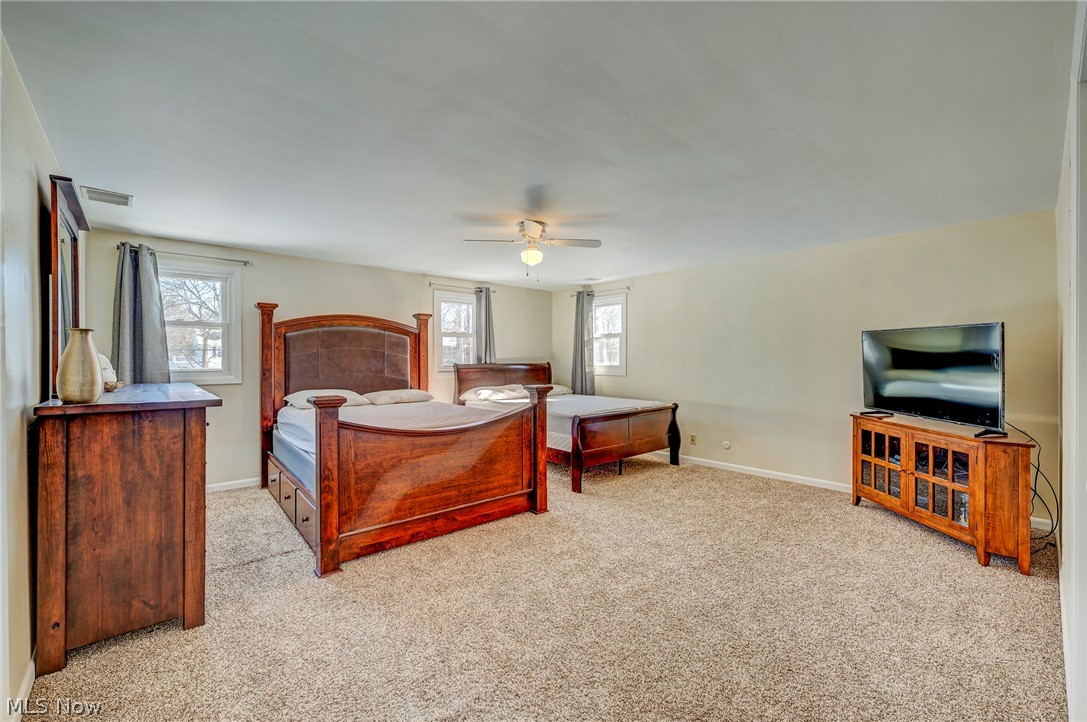 2910 Lee Road Cleveland, OH 44120 - Photo 26 of 35