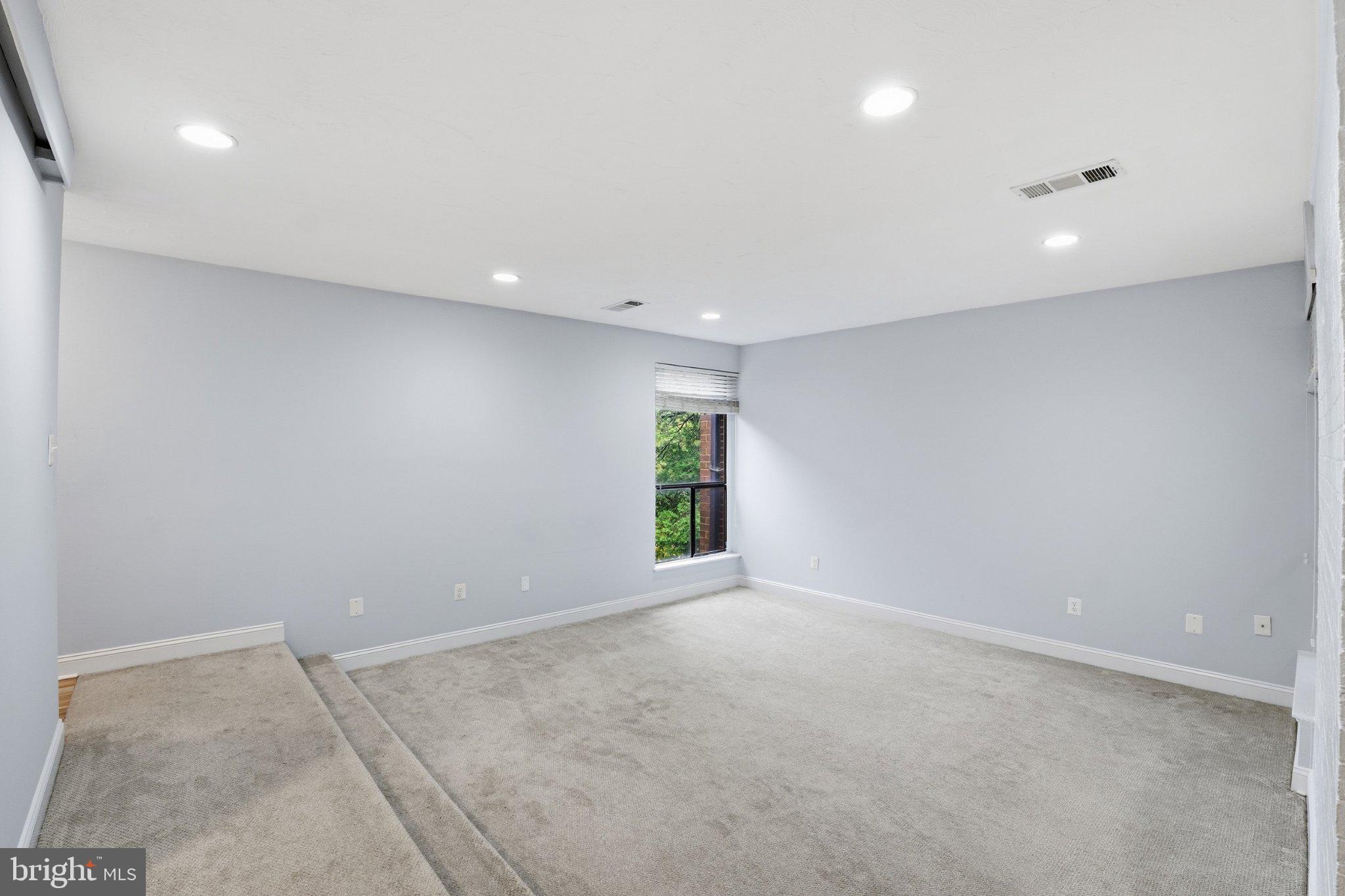 2105 Walsh View Terrace, Unit 15301 Silver Spring, MD 20902 - Photo 15 of 21 Gallery Image 15