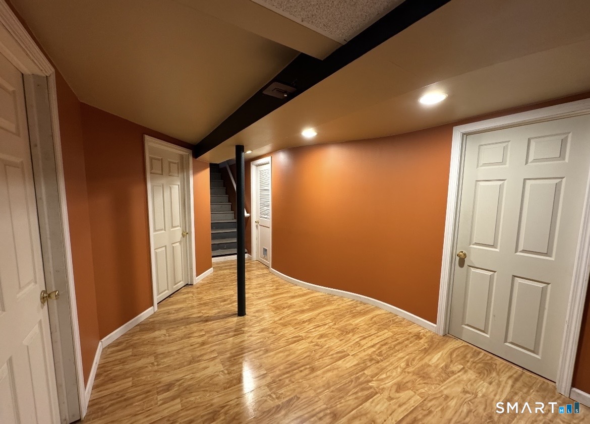 9 Glendale Road Enfield, CT 06082 - Photo 23 of 36