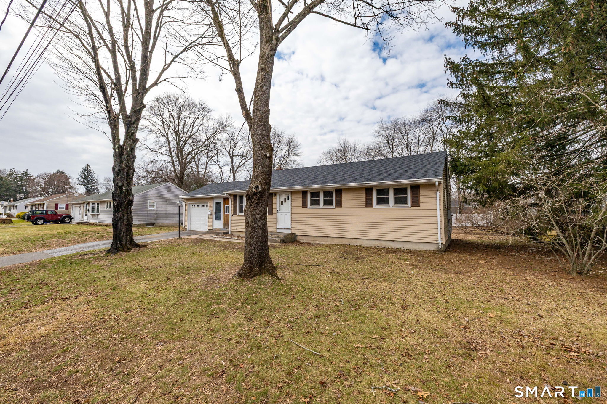 9 Glendale Road Enfield, CT 06082 - Photo 4 of 36