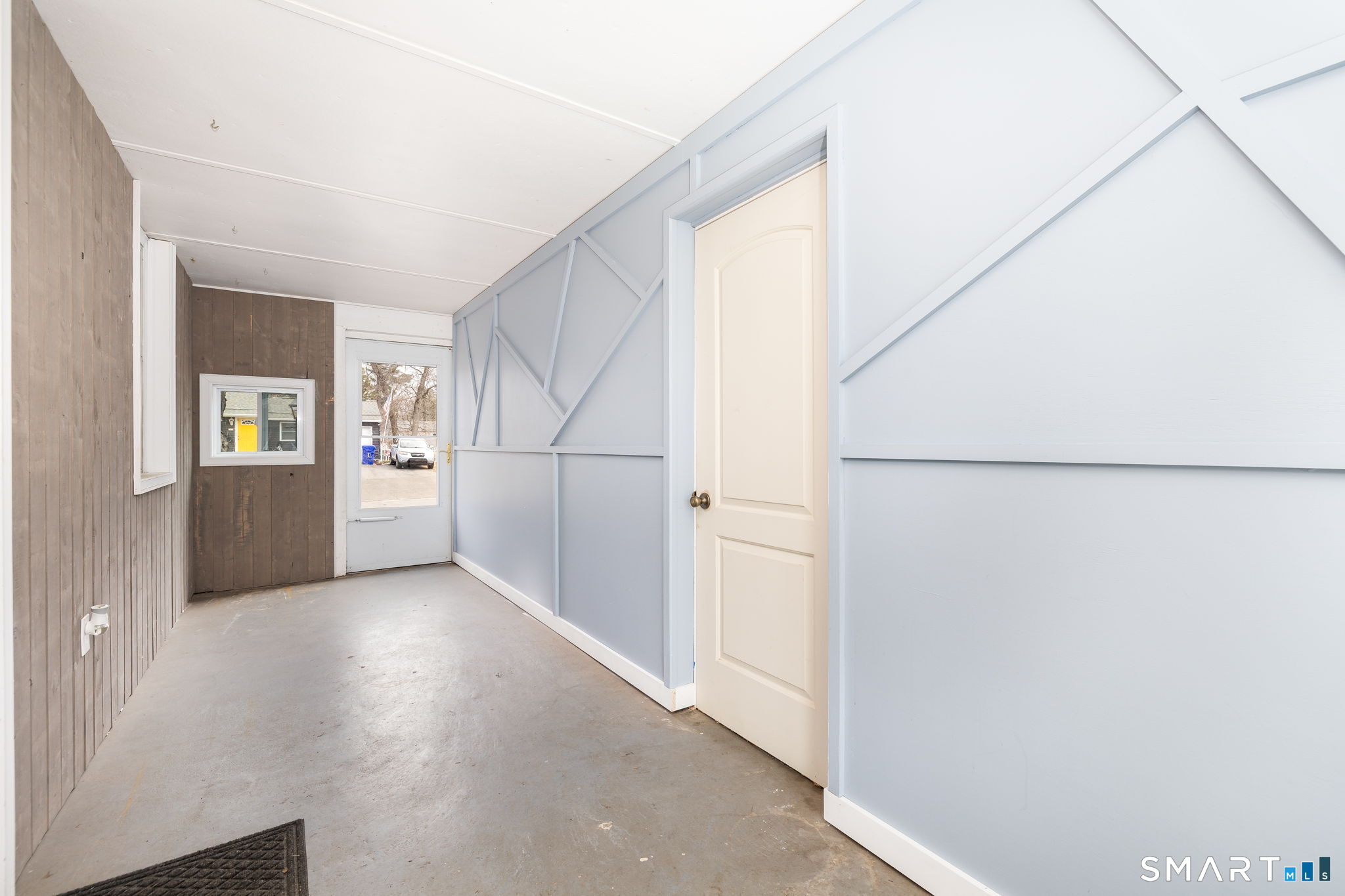 9 Glendale Road Enfield, CT 06082 - Photo 5 of 36