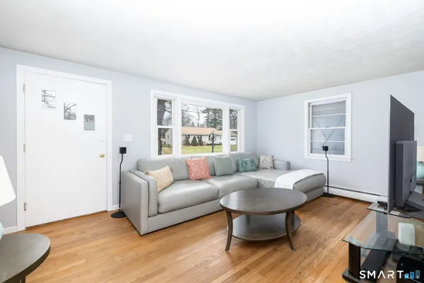 $310,000 | 9 Glendale Road, Enfield, CT 06082