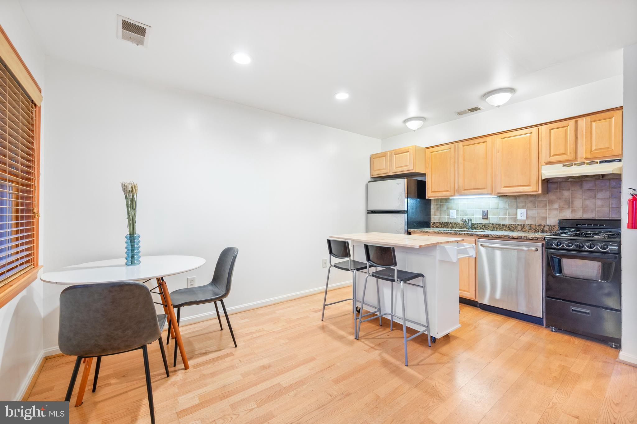 1645 Park Road Northwest, Unit 2 Washington, DC 20010 - Photo 3 of 19