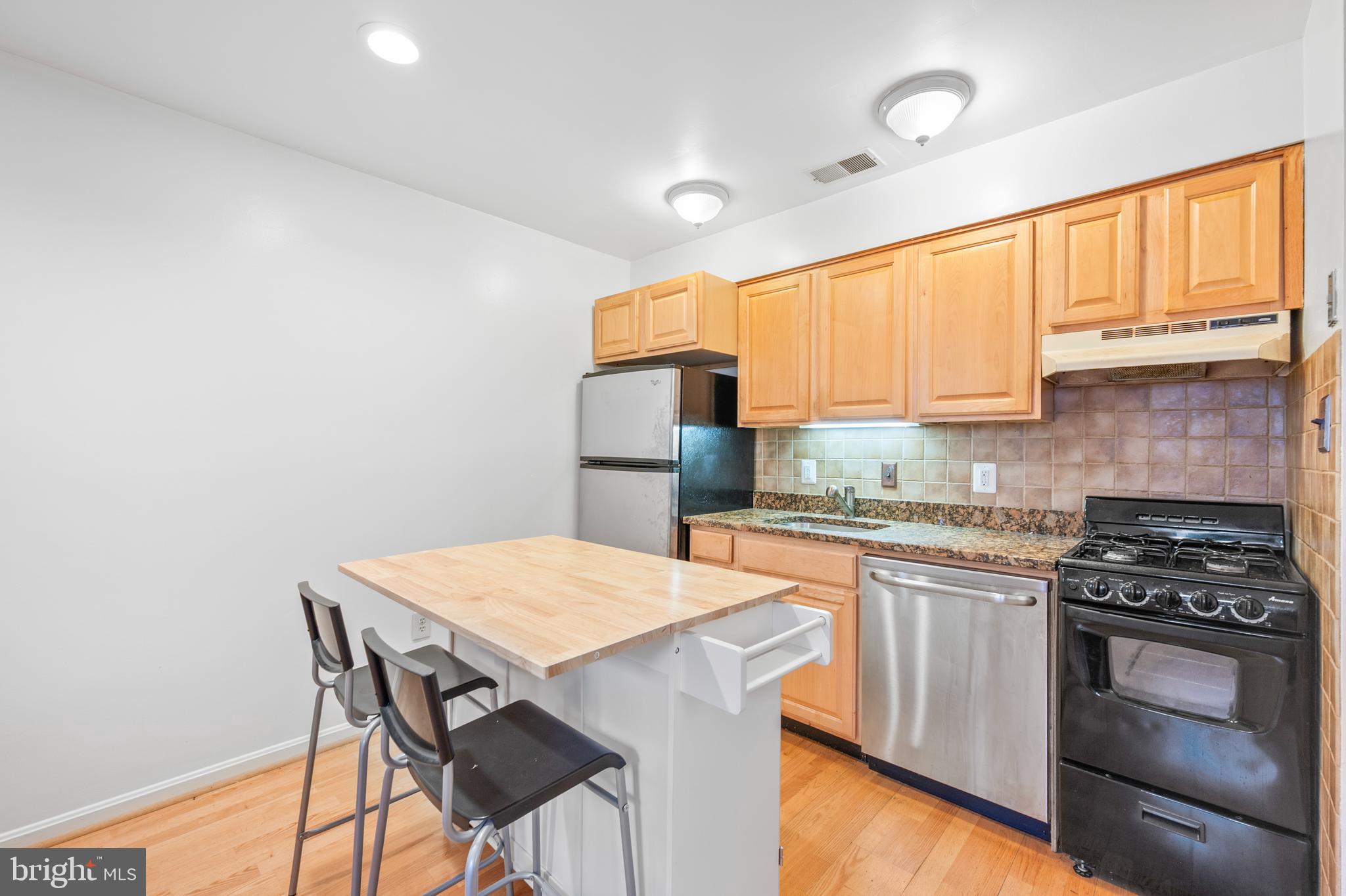 1645 Park Road Northwest, Unit 2 Washington, DC 20010 - Photo 7 of 19