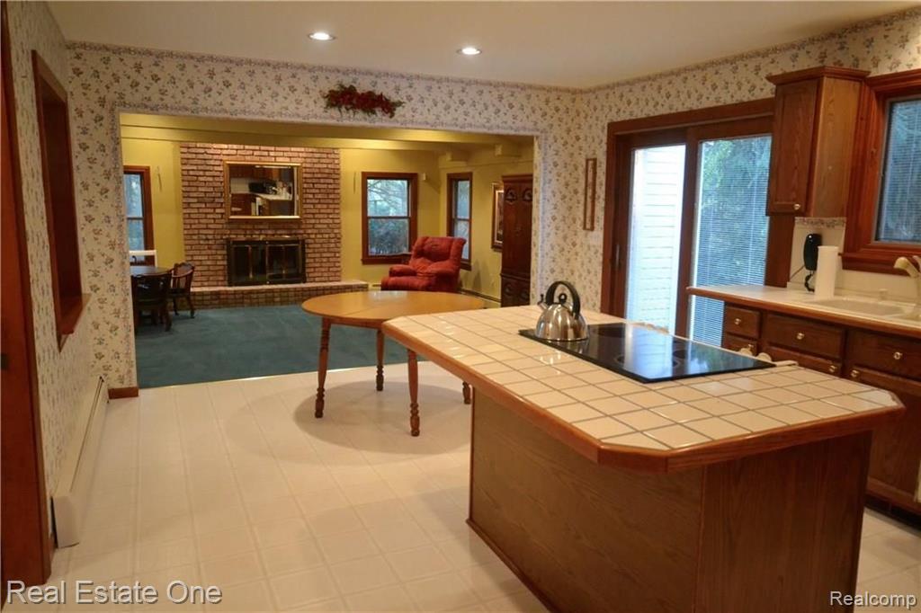 532 John R Street Milford, MI 48381 - Photo 5 of 16