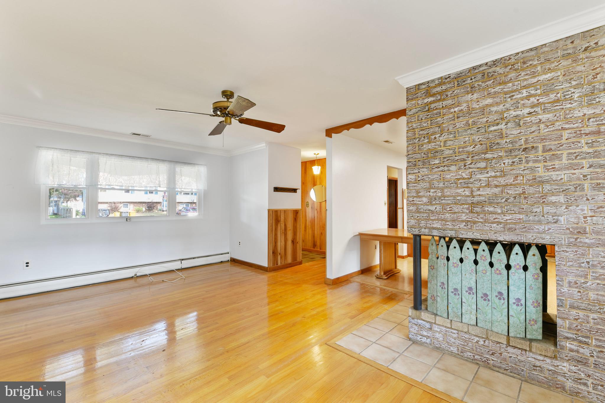 455 Community Road Severna Park, MD 21146 - Photo 16 of 51 a view of an empty room with a window