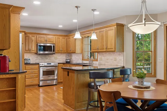 $830,000 | 941 Pineridge Court, Mahtomedi, MN 55115