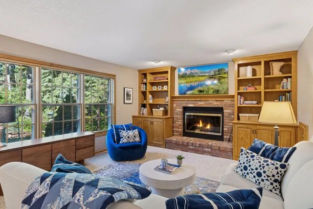 $830,000 | 941 Pineridge Court, Mahtomedi, MN 55115