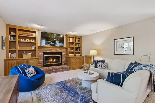 $830,000 | 941 Pineridge Court, Mahtomedi, MN 55115