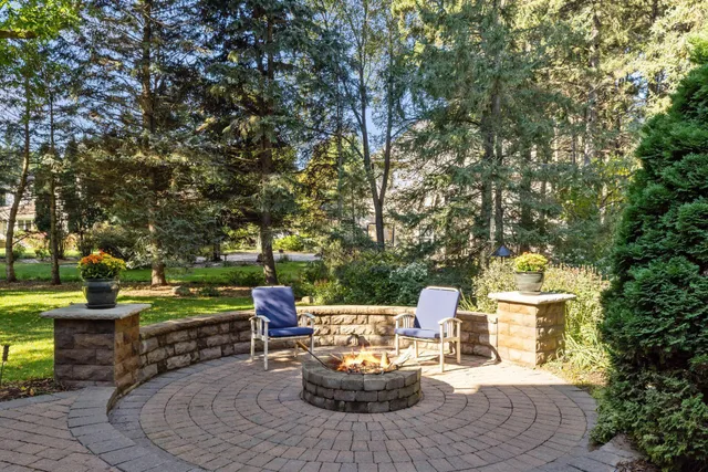 $830,000 | 941 Pineridge Court, Mahtomedi, MN 55115