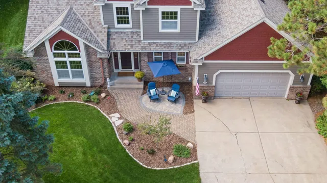 $830,000 | 941 Pineridge Court, Mahtomedi, MN 55115