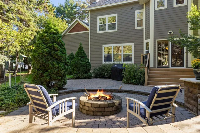 $830,000 | 941 Pineridge Court, Mahtomedi, MN 55115