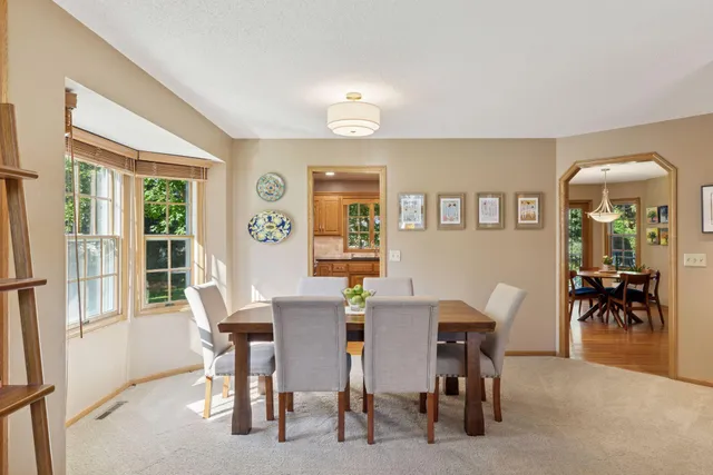 $830,000 | 941 Pineridge Court, Mahtomedi, MN 55115