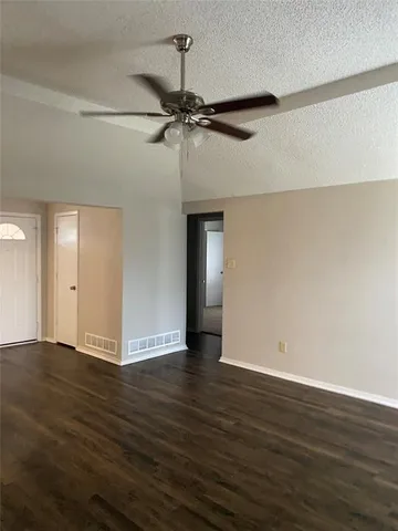 $2,095 | 104 Mesa Moor Drive, Glenn Heights, TX 75154