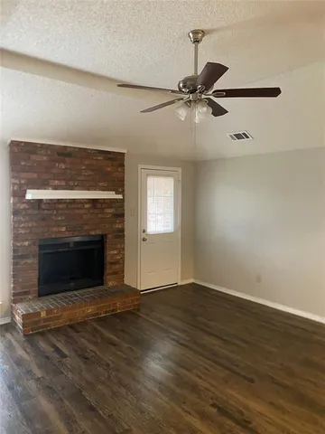 $2,095 | 104 Mesa Moor Drive, Glenn Heights, TX 75154