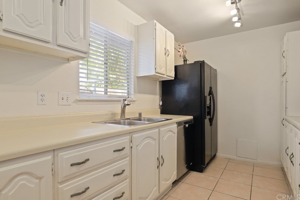 658 Spruce Street Riverside, CA 92507 - Photo 13 of 42
