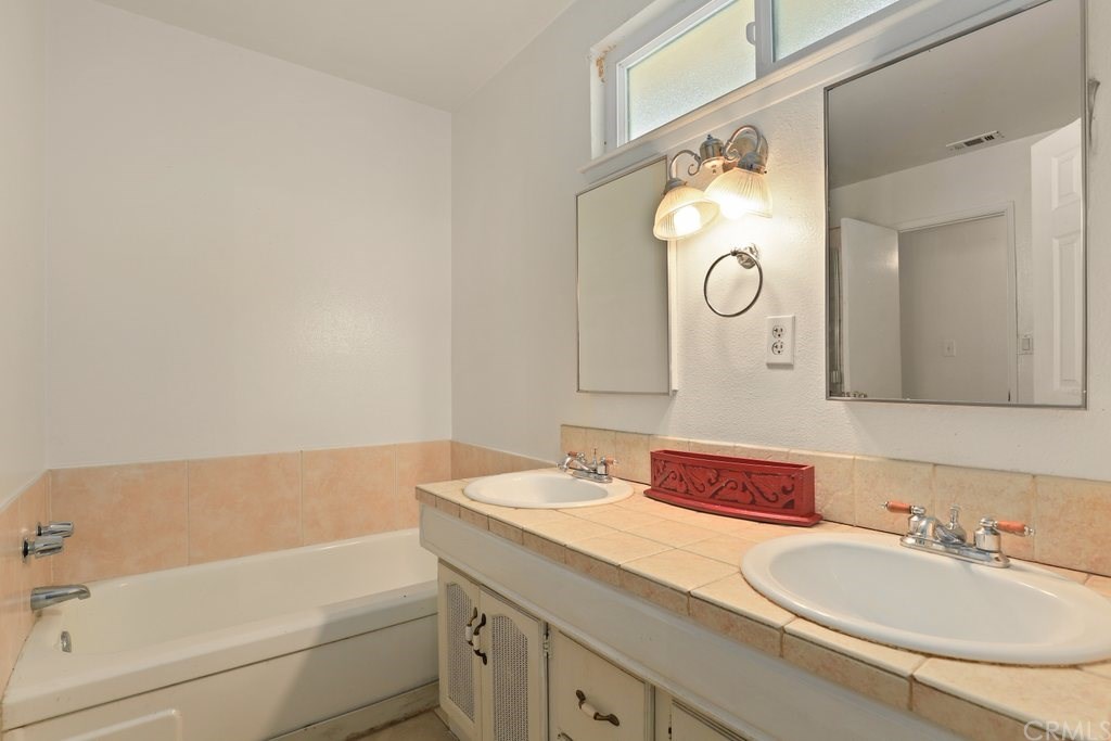 658 Spruce Street Riverside, CA 92507 - Photo 28 of 42