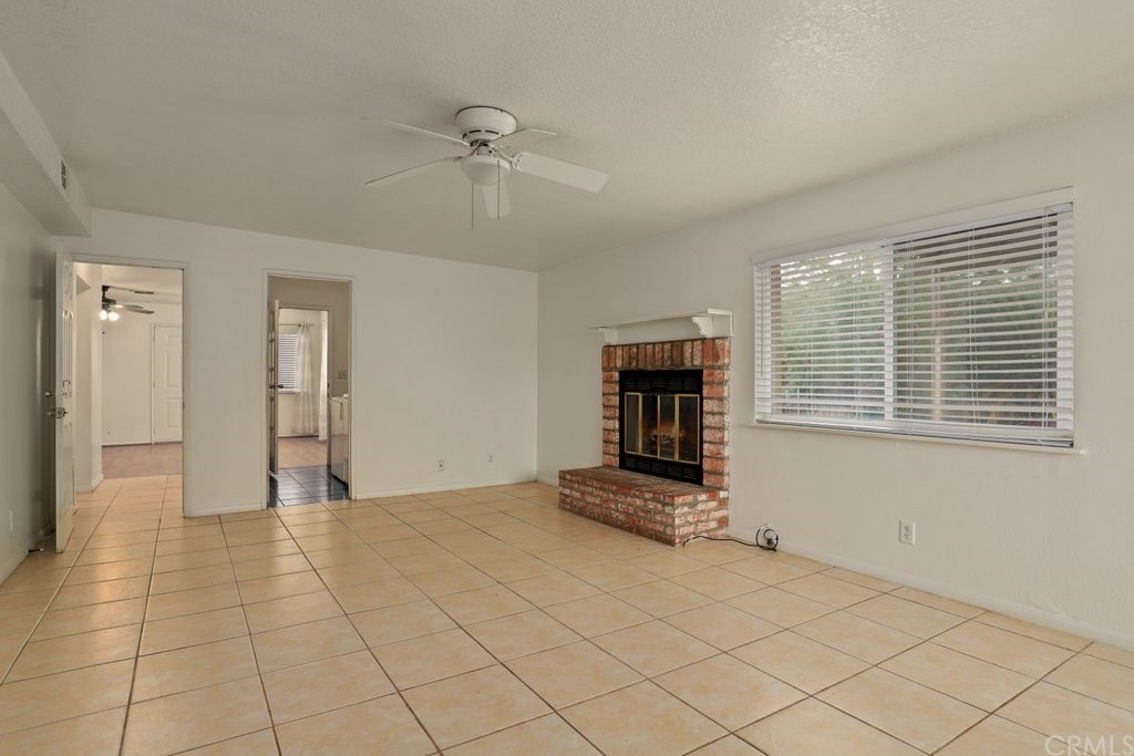 658 Spruce Street Riverside, CA 92507 - Photo 8 of 42