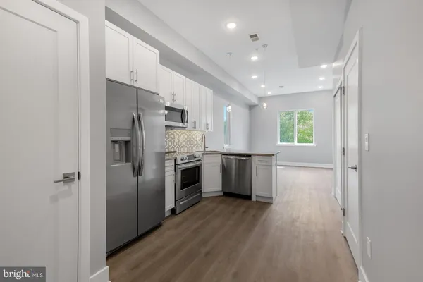 $1,795 | 2119 North Front Street, Unit 302, Philadelphia, PA 19122