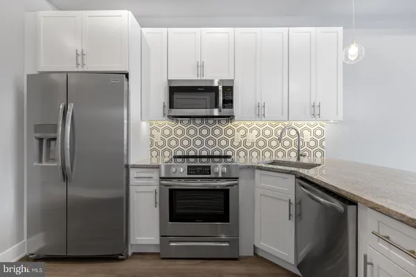 $1,795 | 2119 North Front Street, Unit 302, Philadelphia, PA 19122