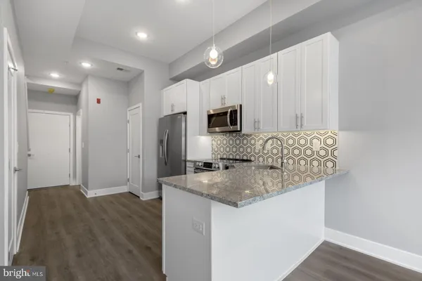 $1,795 | 2119 North Front Street, Unit 302, Philadelphia, PA 19122