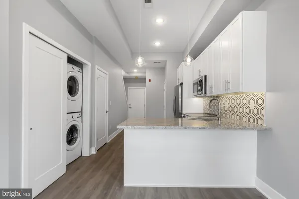 $1,795 | 2119 North Front Street, Unit 302, Philadelphia, PA 19122