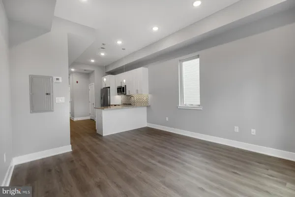 $1,795 | 2119 North Front Street, Unit 302, Philadelphia, PA 19122