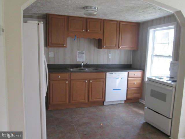 48828 Sea Side View Road Ridge, MD 20680 - Photo 5 of 12 Kitchen
