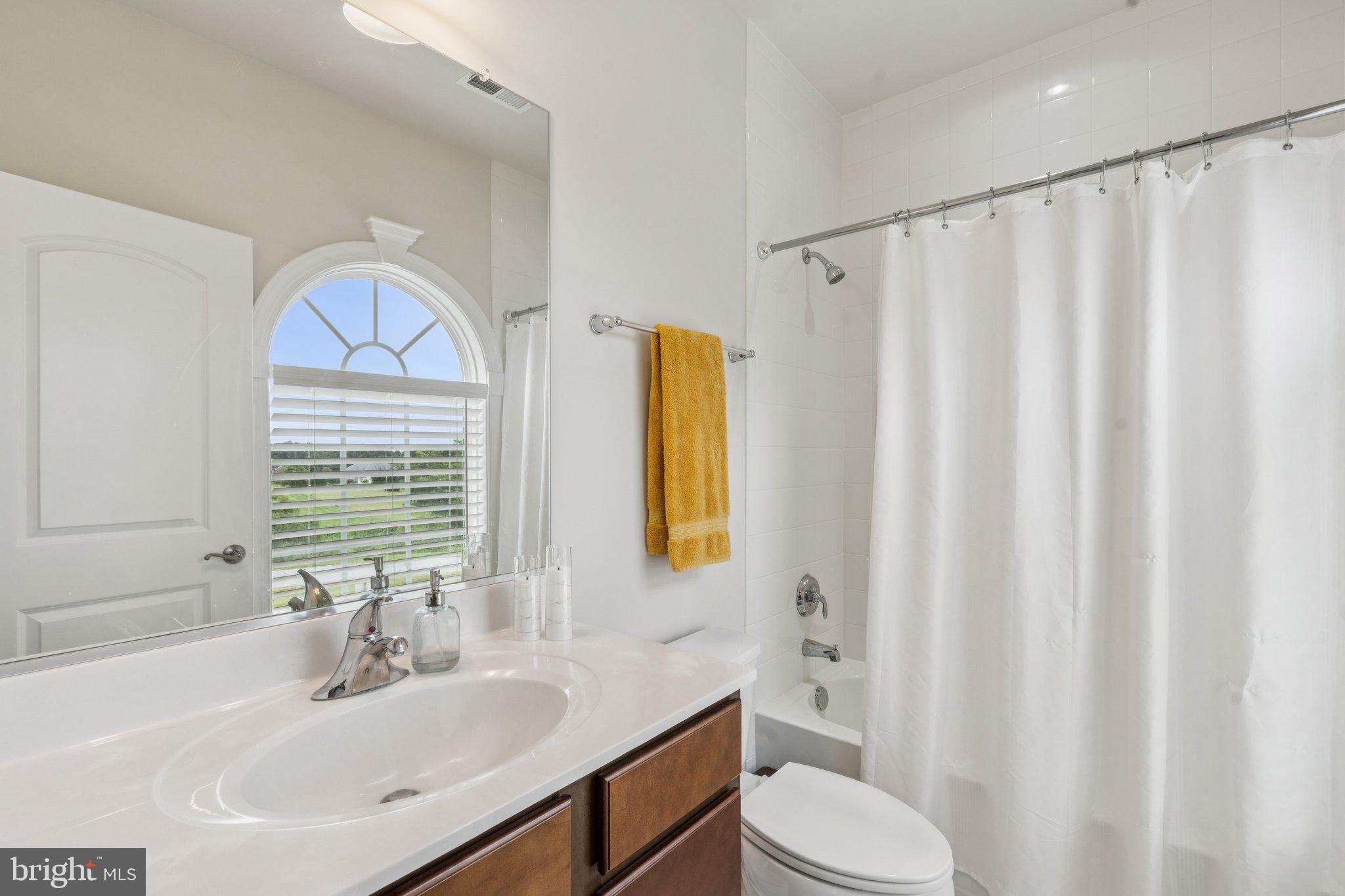 35490 Sunny Ridge Road Round Hill, VA 20141 - Photo 37 of 68 Bright and airy bathroom retreat.