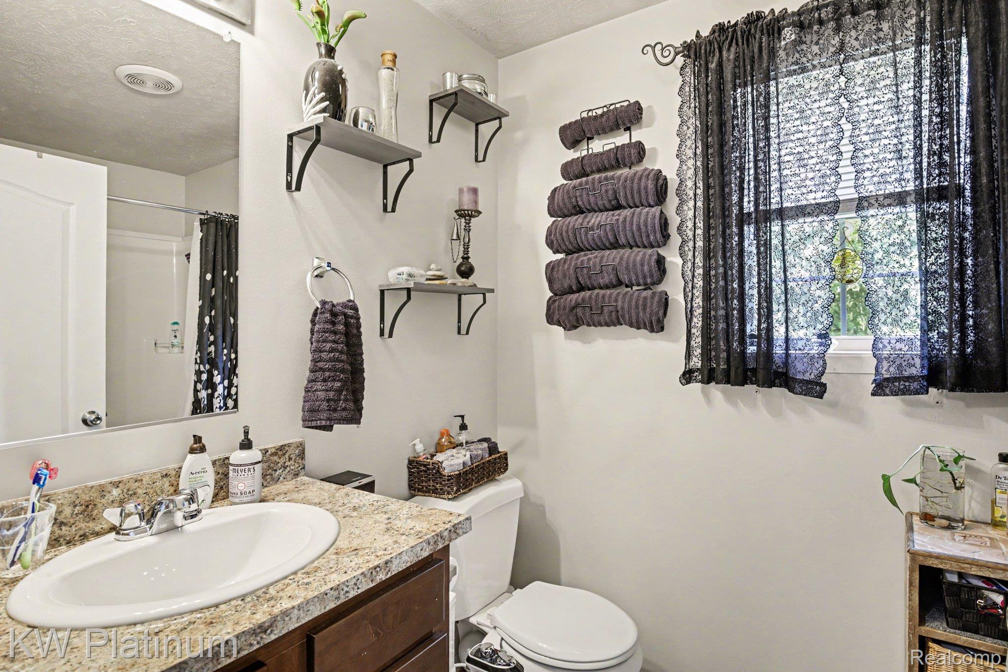 57911 Lancaster Road Washington, MI 48094 - Photo 10 of 21 012_file_6319.jpg