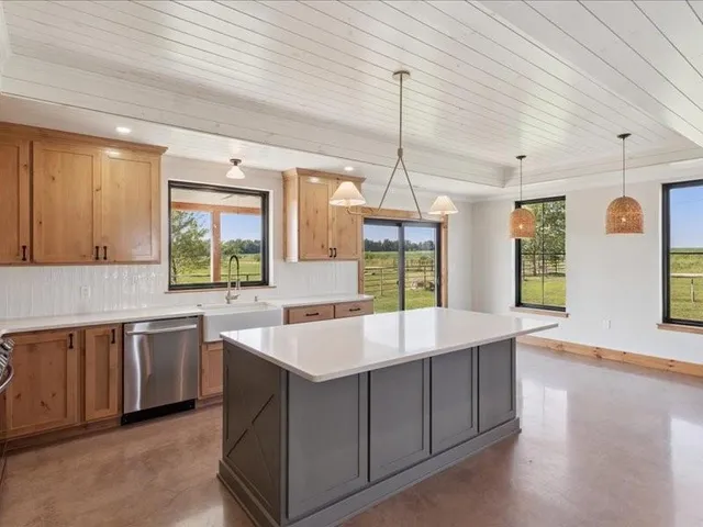 $749,900 | 6239 Northwest County Road 4002, Butler, MO 64730