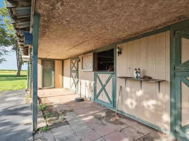 $749,900 | 6239 Northwest County Road 4002, Butler, MO 64730