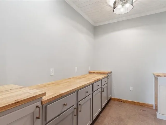 $749,900 | 6239 Northwest County Road 4002, Butler, MO 64730