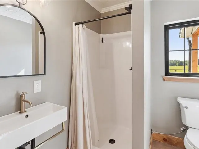 $749,900 | 6239 Northwest County Road 4002, Butler, MO 64730