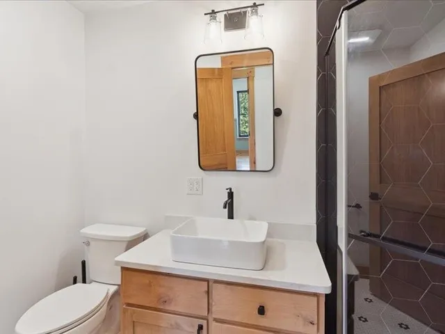 $749,900 | 6239 Northwest County Road 4002, Butler, MO 64730