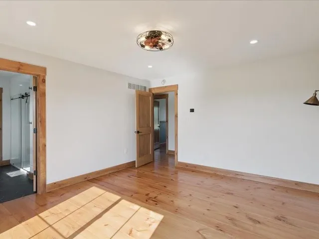 $749,900 | 6239 Northwest County Road 4002, Butler, MO 64730